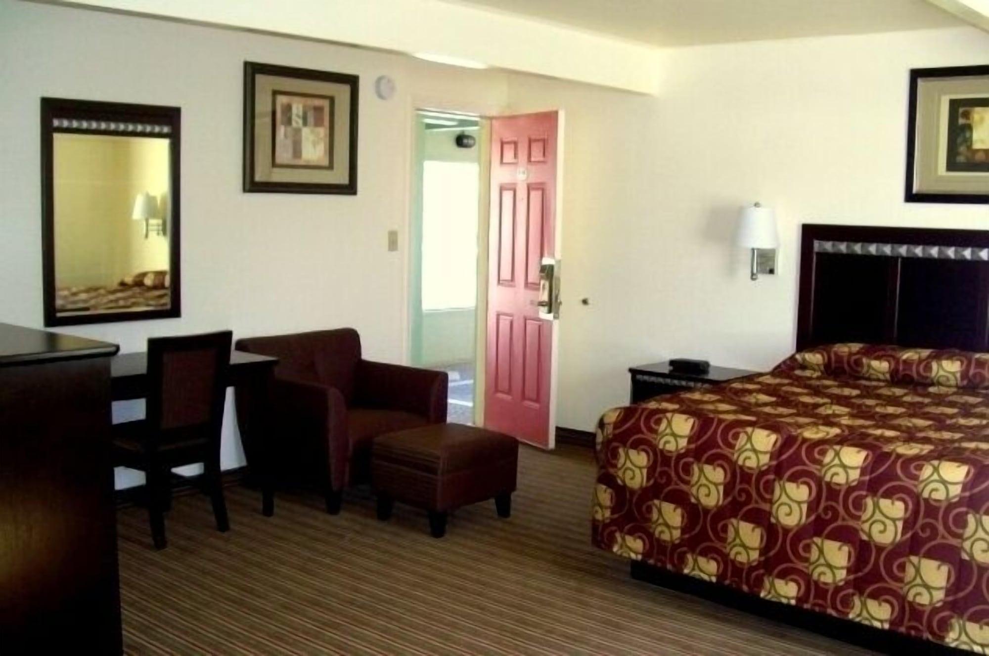 Whispering Palms Motel 3*