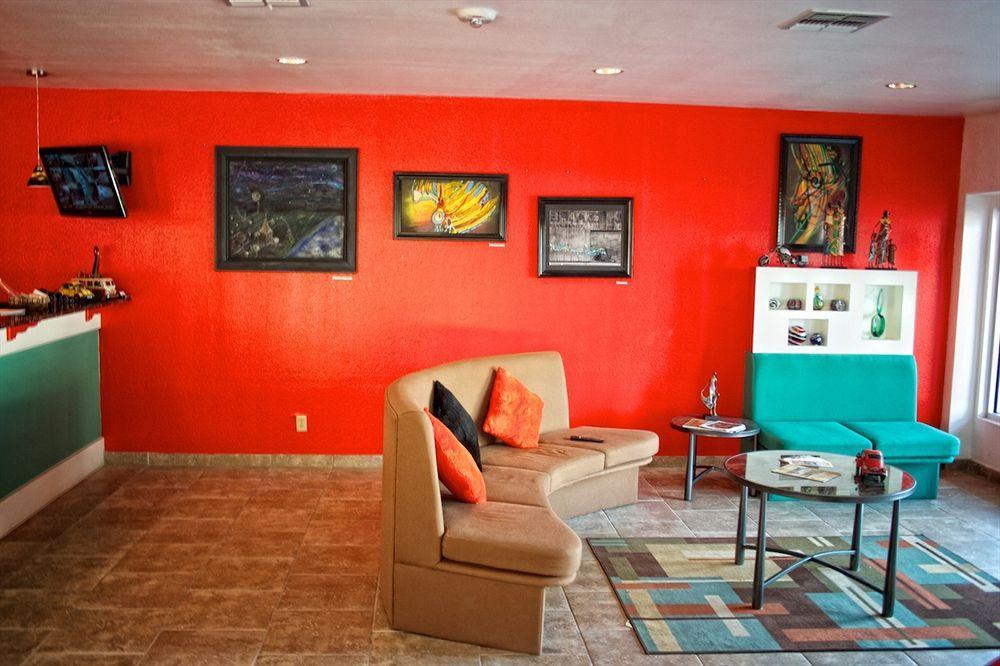 Motel Whispering Palms 3*